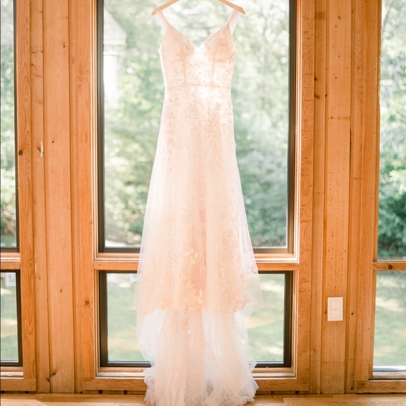 Melissa Sweet Dresses & Skirts - Melissa Sweet ‘butterfly’ ombré wedding gown size 6